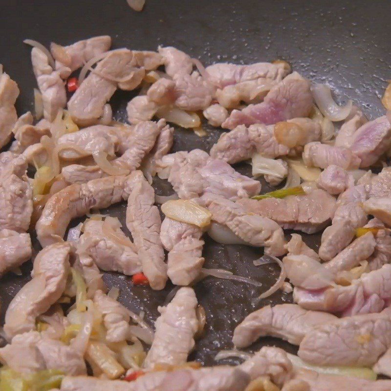 Step 5 Stir-Frying Pork Pork Stir-Fried Udon