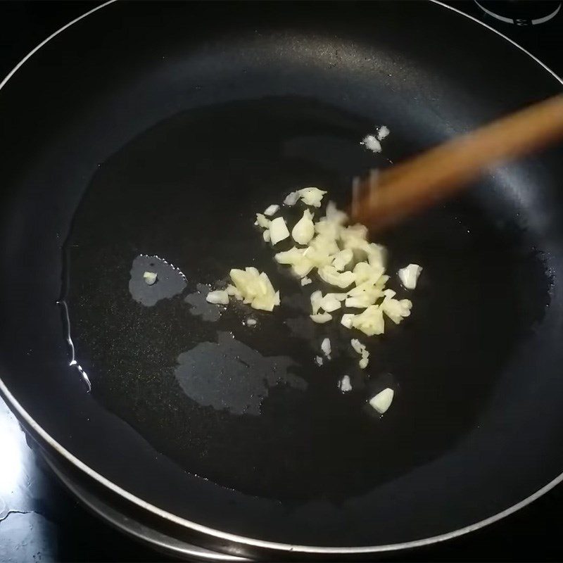 Step 4 Stir-fry buffalo meat with onions Buffalo meat stir-fried with onions