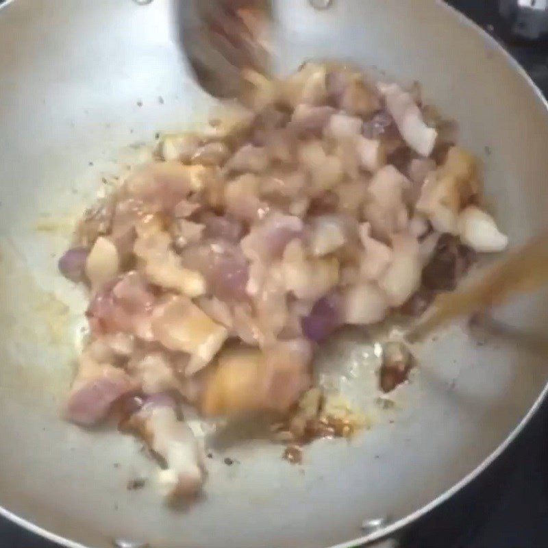 Step 3 Stir-fry the meat - Braised mackerel with pork belly