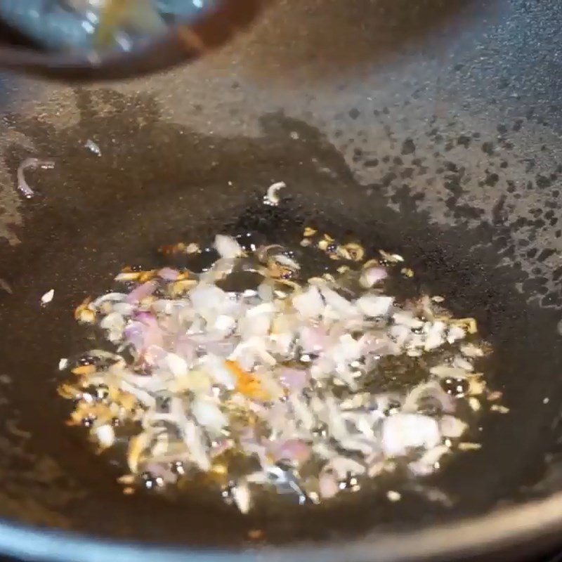 Step 4 Sauté the shrimp Aloe vera soup with shrimp