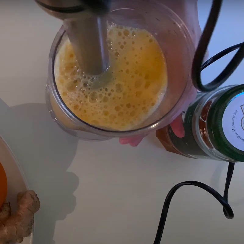 Step 2 Making smoothie Orange carrot ginger smoothie