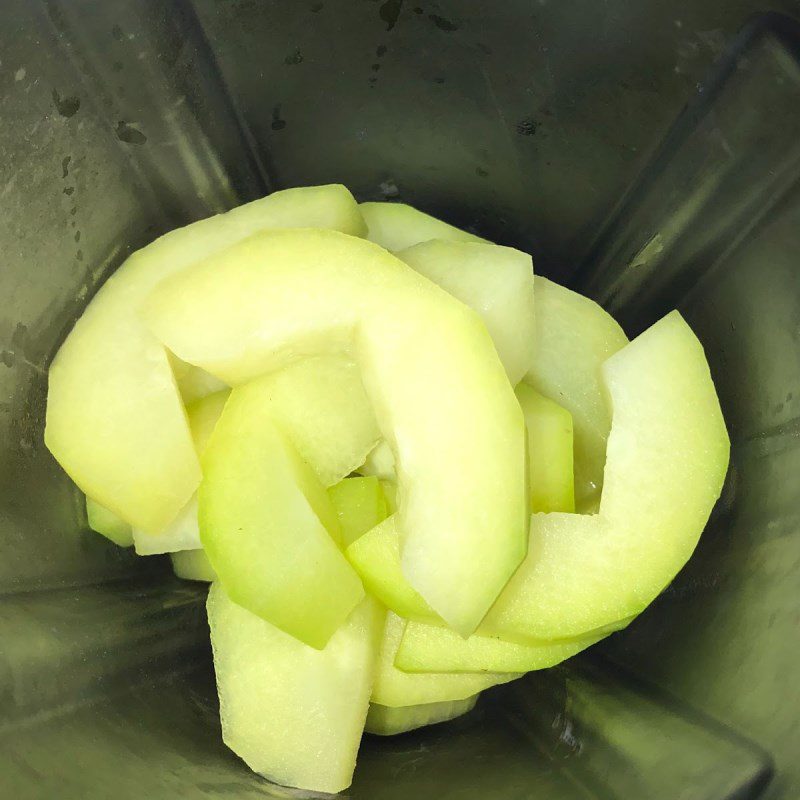 Step 3 Blend the Winter Melon for Winter Melon Juice Using a Blender