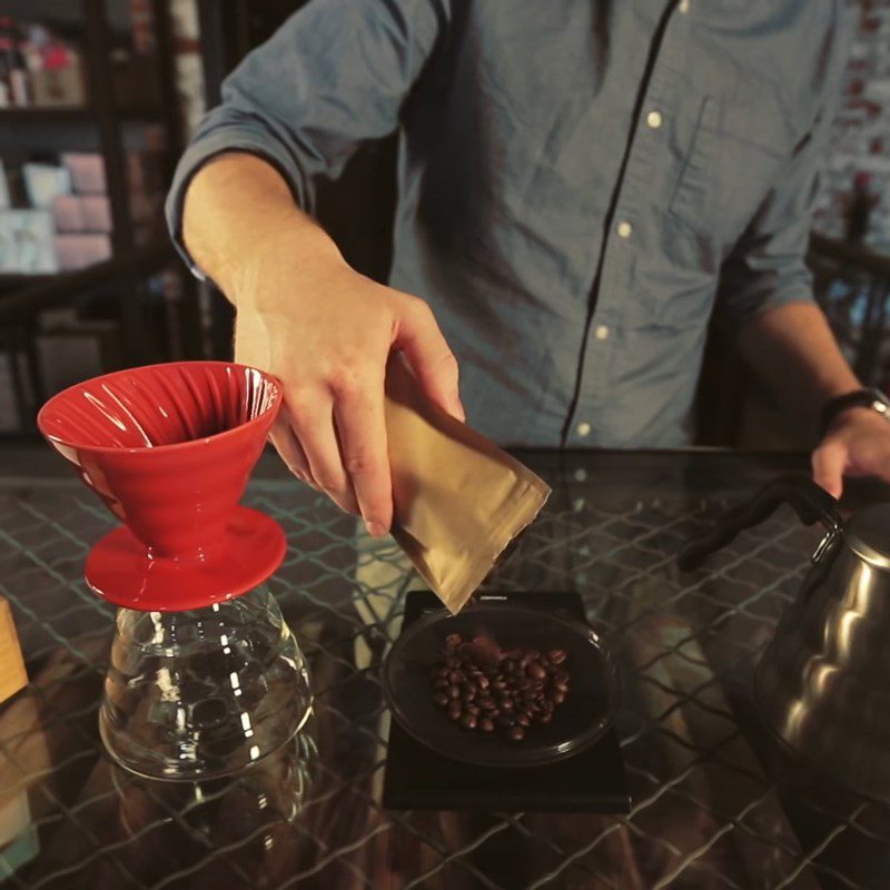 Step 1 Grind the coffee Paper Filter Coffee