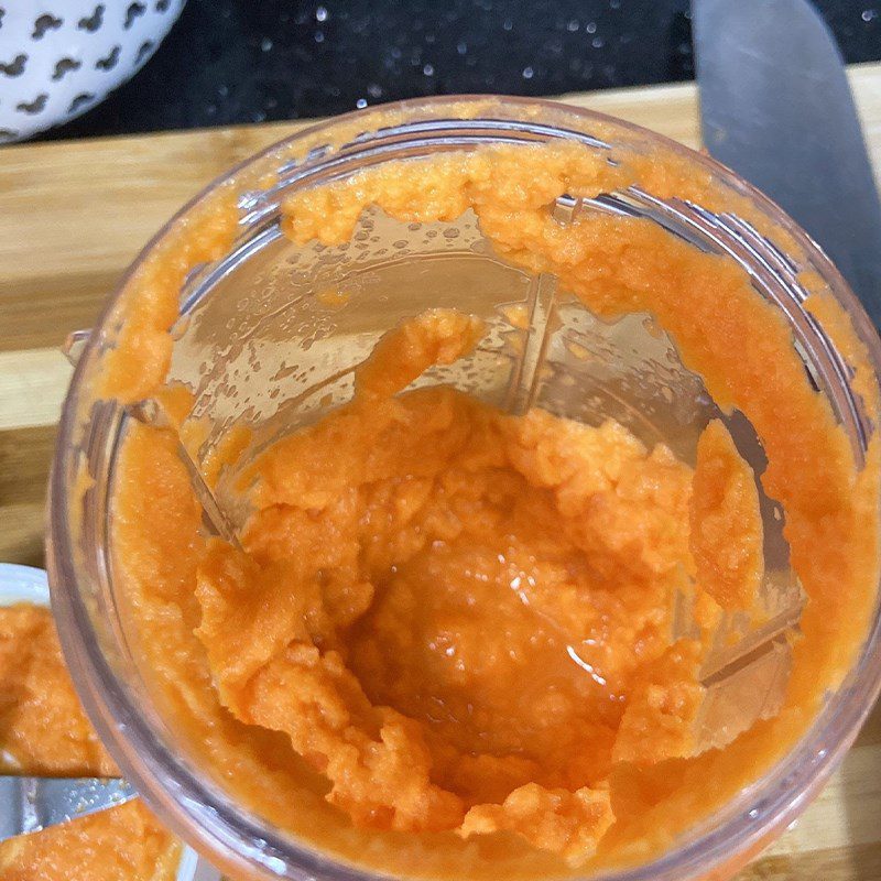 Step 2 Blend the carrots for pure carrot juice using a blender