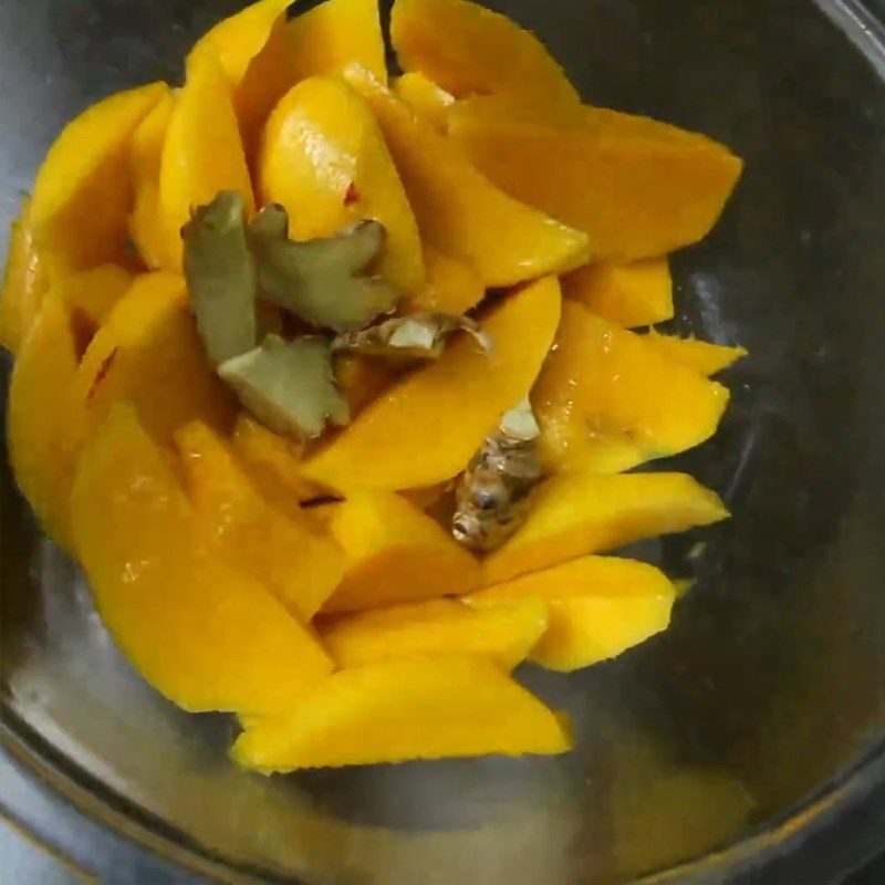Step 2 Blend passion fruit with mango Passion fruit mango juice