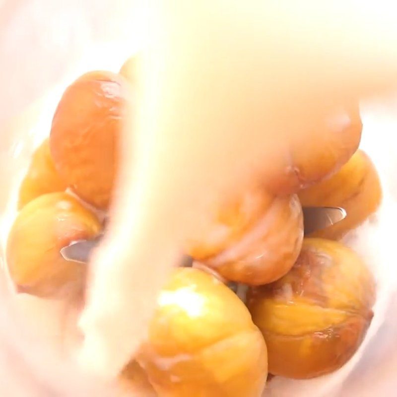 Step 2 Blend chestnuts with milk for Chestnut Milk Tea