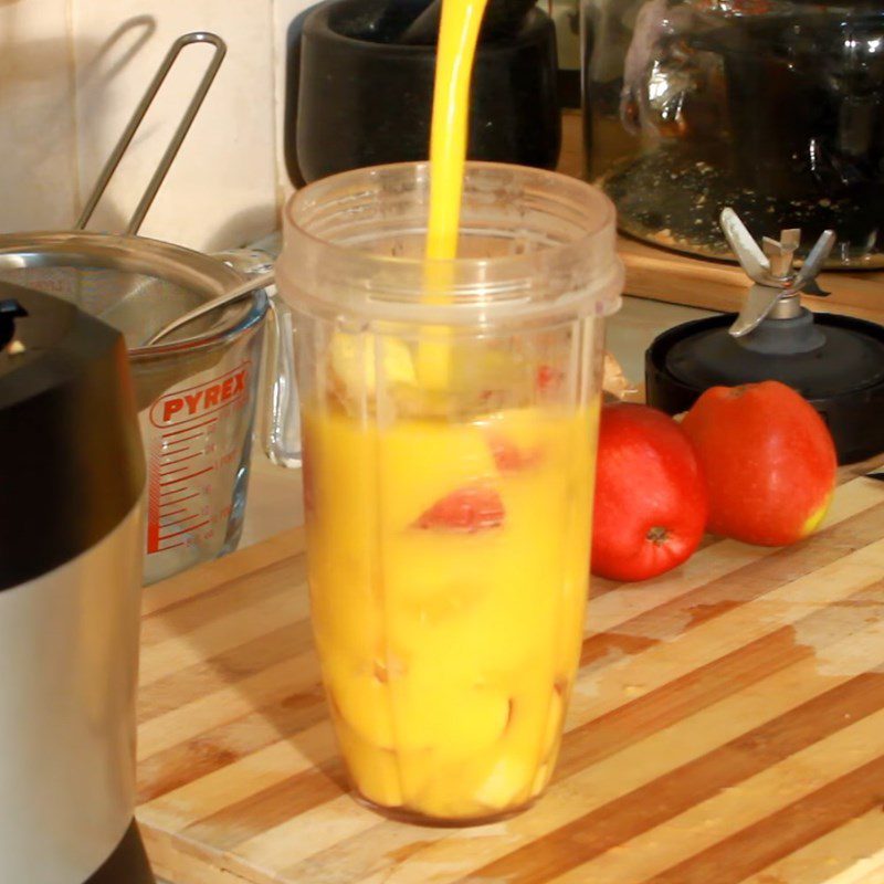 Step 2 Blend the Orange and Apple Mixture for Apple Orange Juice