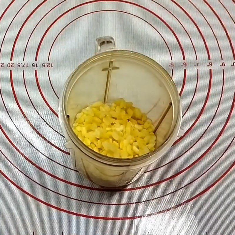 Step 2 Blend the mung bean and durian mixture for the mung bean and durian smoothie