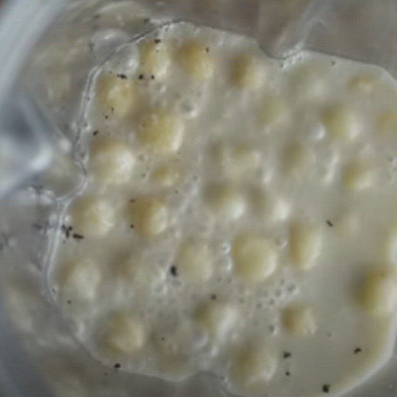 Step 1 Blend the ice cream mixture for Macadamia Nut Ice Cream