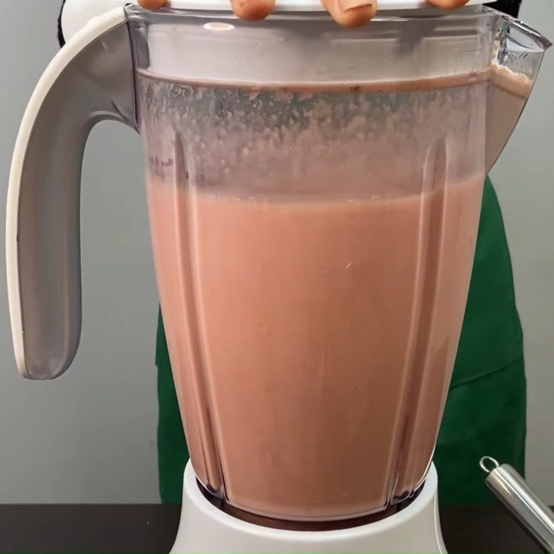 Step 2 Blend the pineapple (thơm) and watermelon ingredient mixture