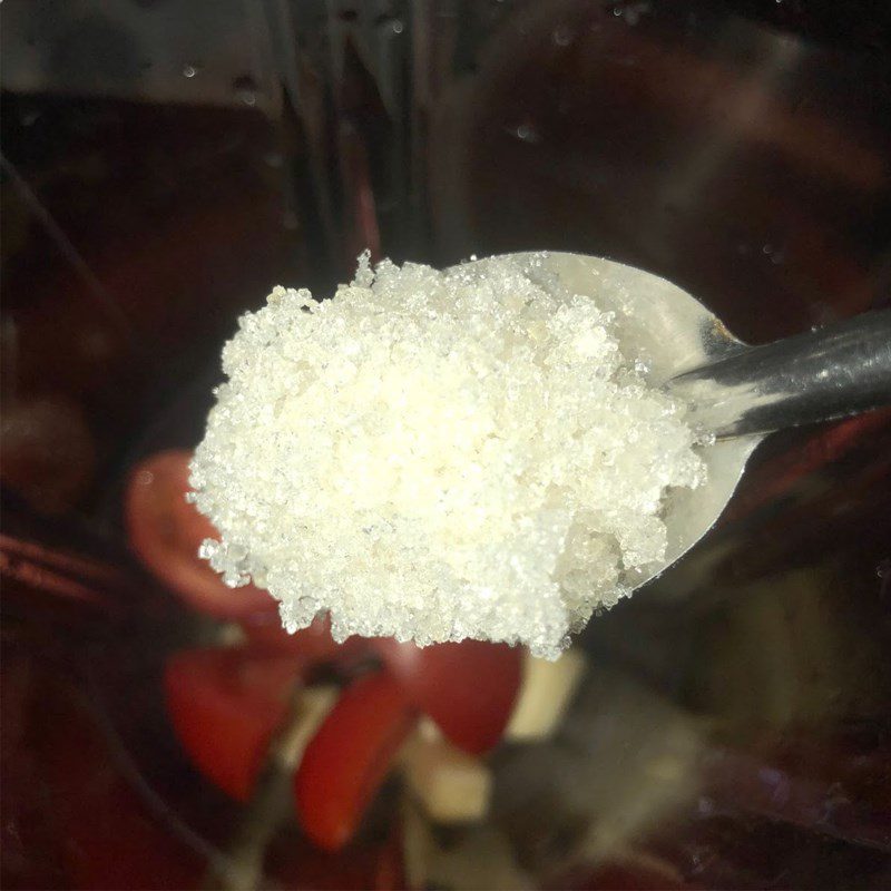 Step 2 Blend the mixture of ingredients Tomato apple juice