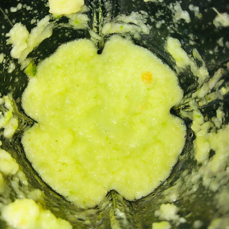 Step 2 Blend the ingredient mixture for the green apple juice