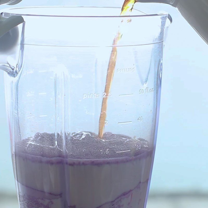 Step 3 Blend taro with tea and milk Taro milk tea with tapioca pearls