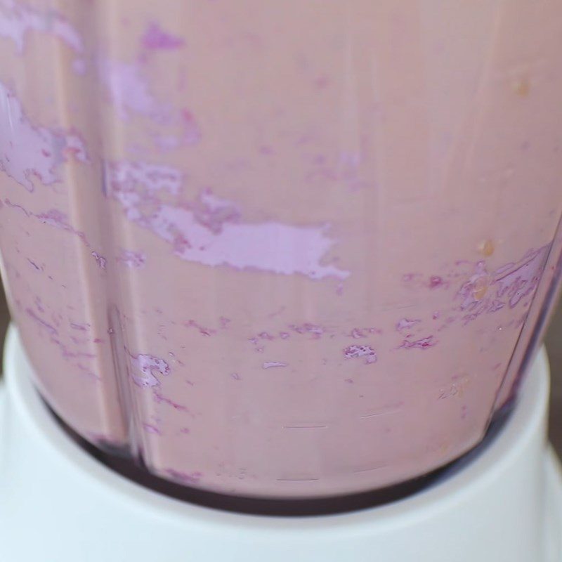 Step 3 Blend taro with tea and milk Taro milk tea with tapioca pearls