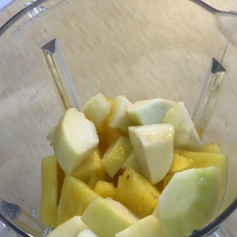 Step 2 Blend Pear and Pineapple Pear Pineapple Juice (fragrant)