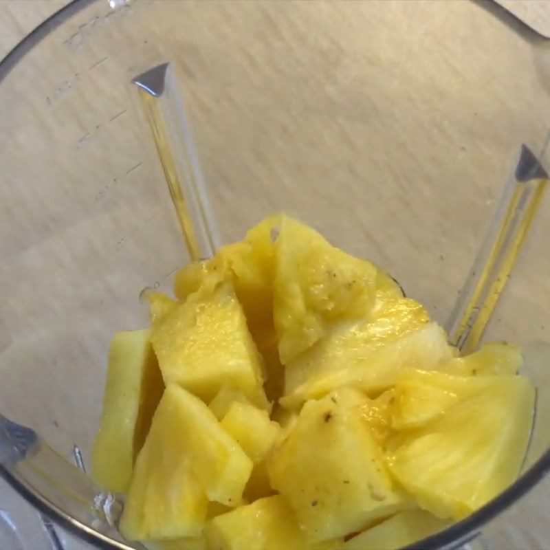 Step 2 Blend Pear and Pineapple Pear Pineapple Juice (fragrant)