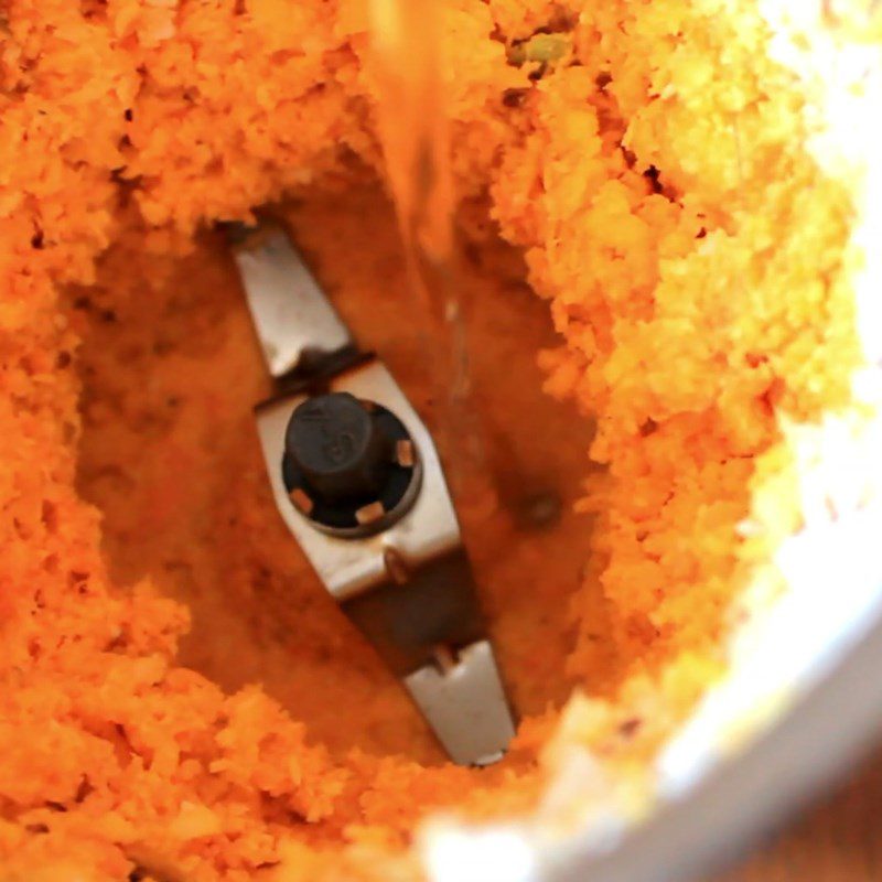 Step 2 Blend pumpkin and carrot Pumpkin and carrot juice