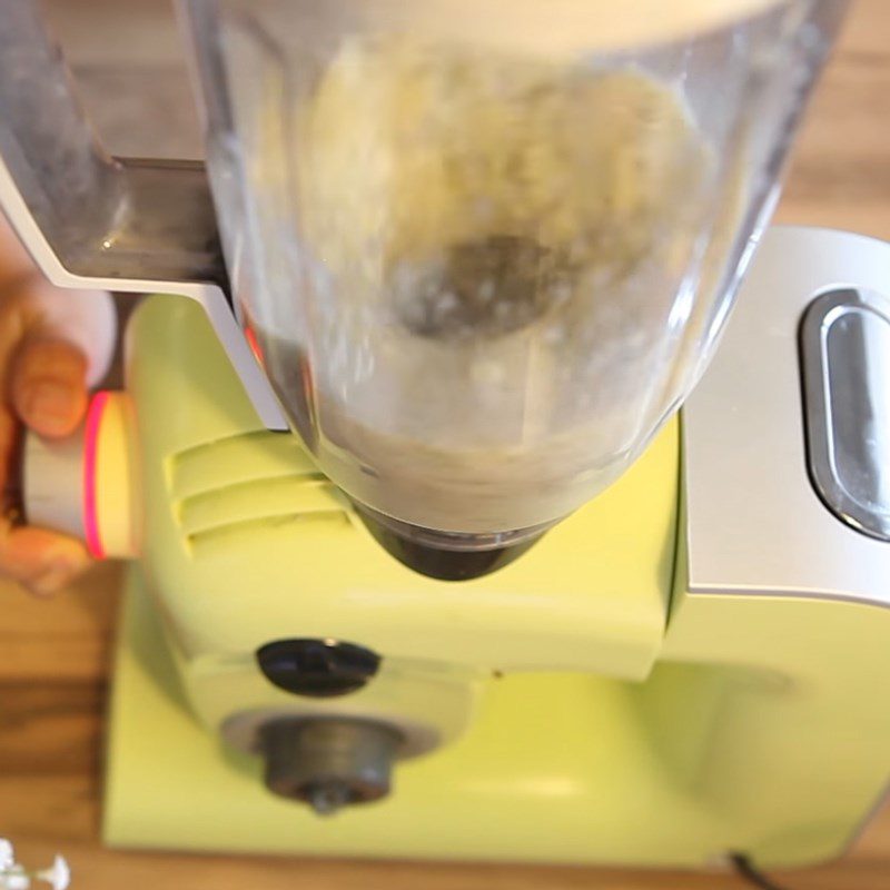 Step 2 Grind the young rice Pandan young rice ice cream