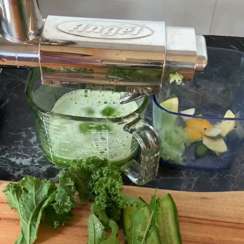 Step 2 Juicing Dandelion Celery Kale Dandelion Celery Kale Juice