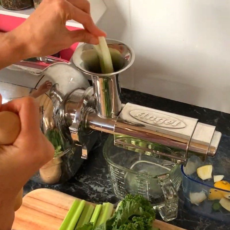Step 2 Juicing Dandelion Celery Kale Dandelion Celery Kale Juice
