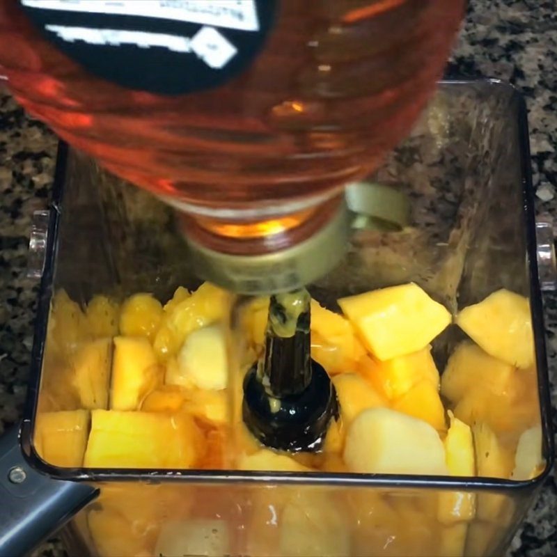 Step 2 Blend the Mango for Mango Juice