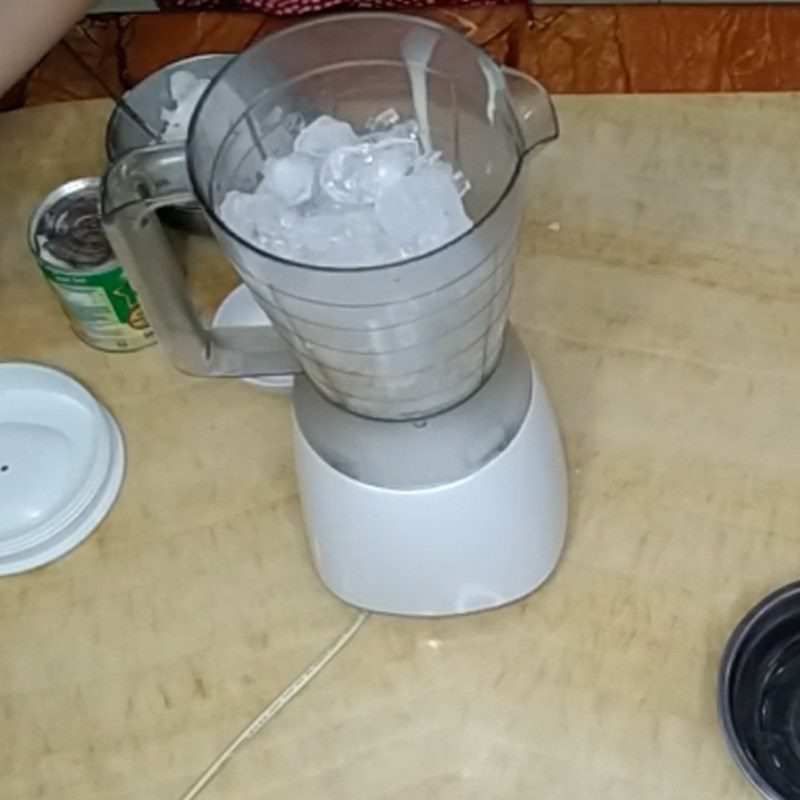 Step 2 Blend coconut smoothie