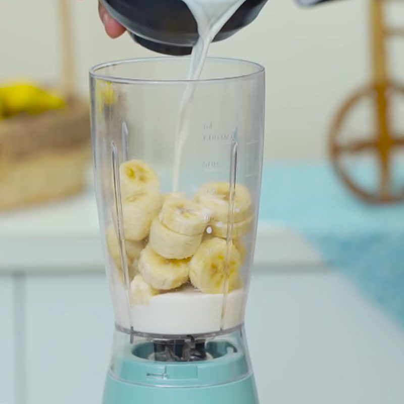 Step 2 Blend the Banana Chocolate Smoothie