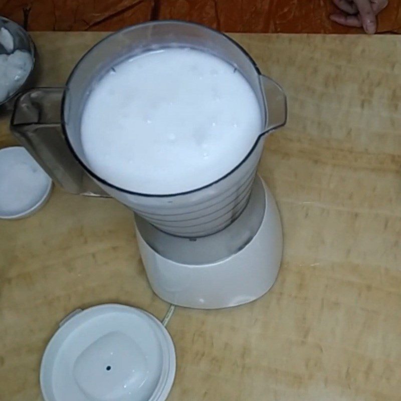 Step 2 Blend coconut smoothie