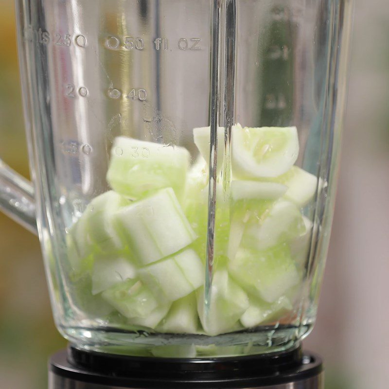 Step 2 Blend the cucumber mint spinach smoothie