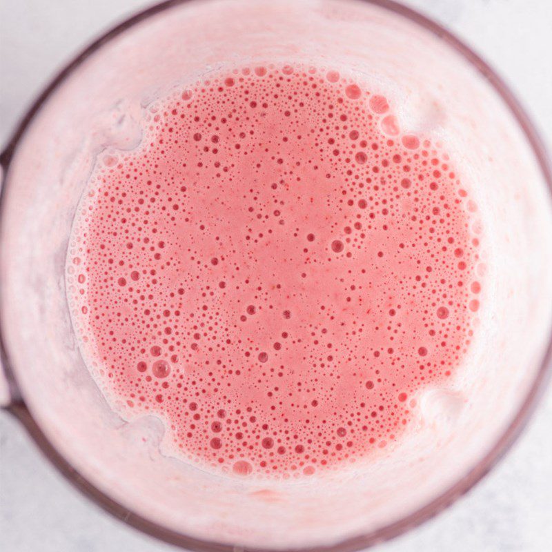 Step 2 Blend the smoothie Strawberry Apple Smoothie
