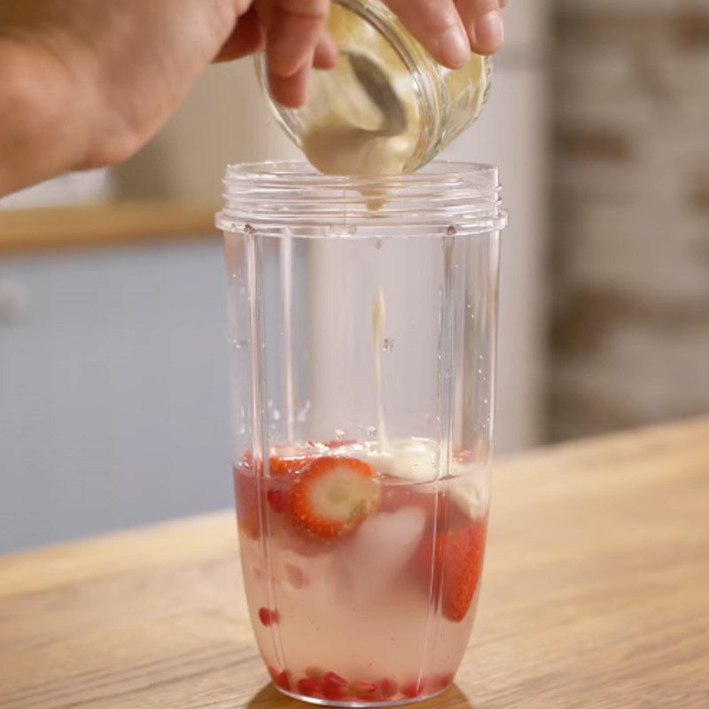 Step 2 Blend the Strawberry Coconut Smoothie