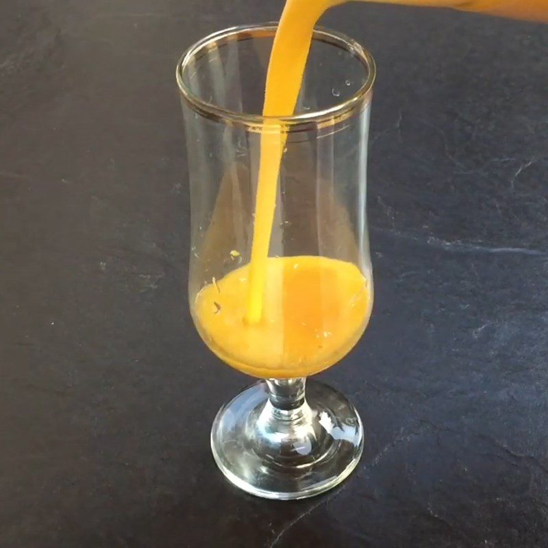 Step 2 Blend the smoothie Orange Mango Ginger Smoothie