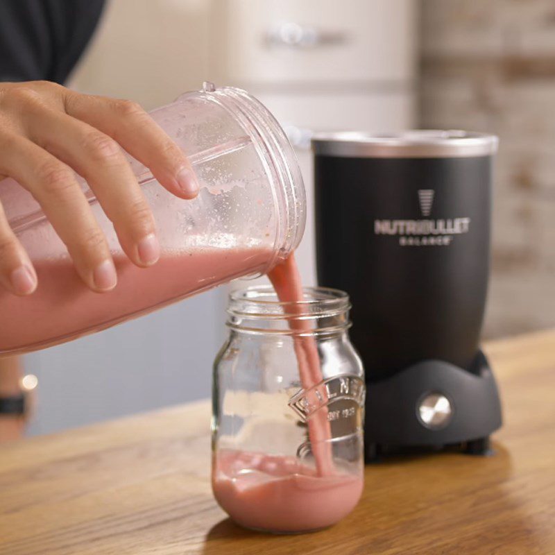 Step 2 Blend the Strawberry Coconut Smoothie