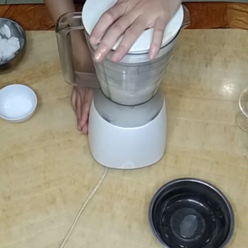 Step 2 Blend coconut smoothie