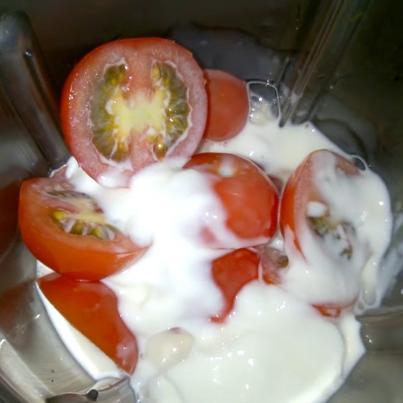 Step 2 Making the smoothie Yogurt tomato smoothie
