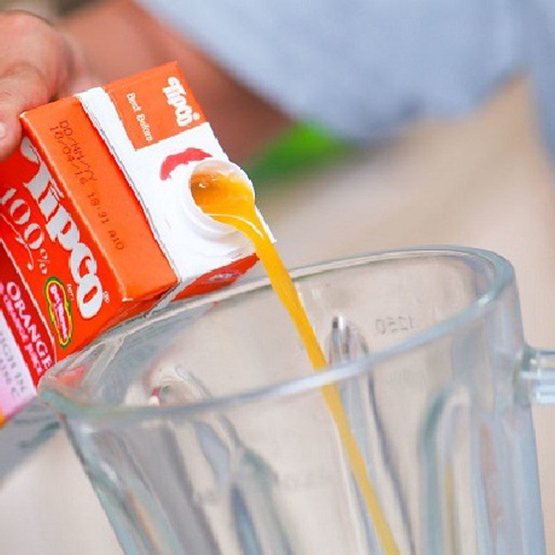 Step 2 Blend the Strawberry Milkshake