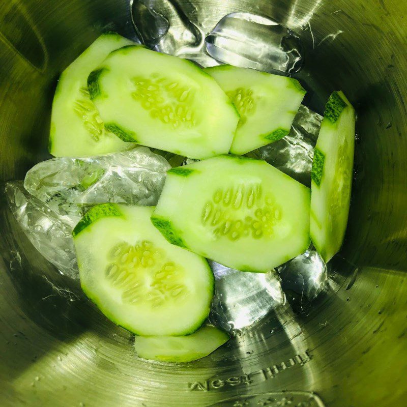 Step 2 Making Smoothie Cucumber Carrot Apple Smoothie
