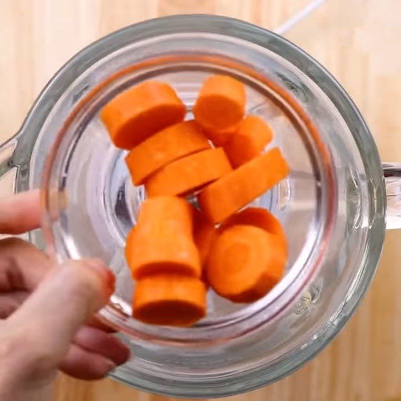 Step 2 Blend the Carrot Orange Smoothie