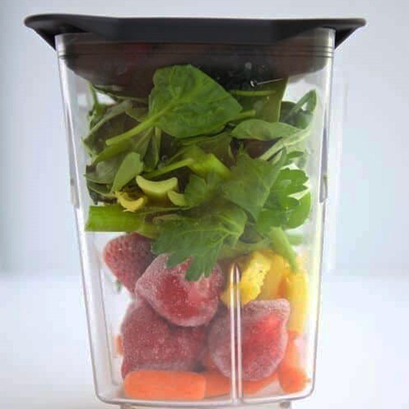 Step 2 Blend the Smoothie for Celery Orange Strawberry Smoothie