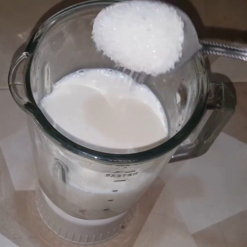 Step 2 Blend the Banana Sapodilla Smoothie