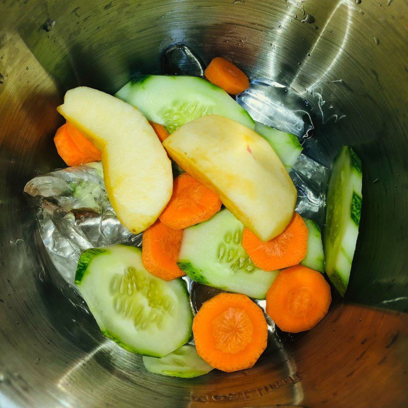 Step 2 Making Smoothie Cucumber Carrot Apple Smoothie