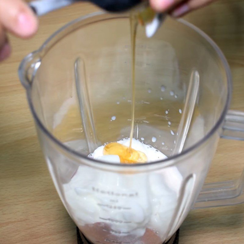 Step 2 Blend the Strawberry Chia Seed Smoothie