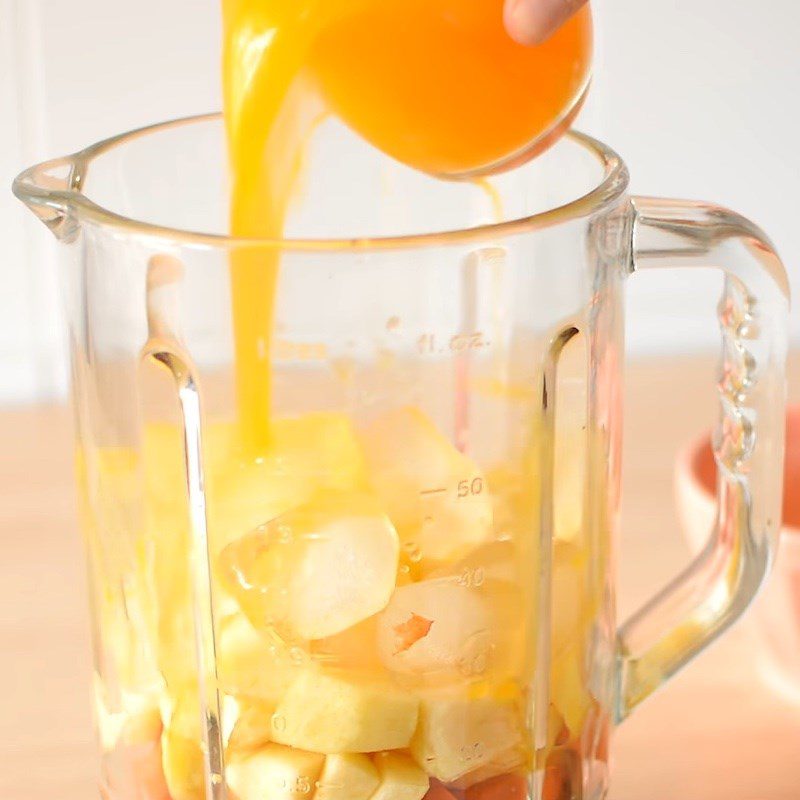 Step 2 Blend the smoothie Orange Carrot Apple Smoothie