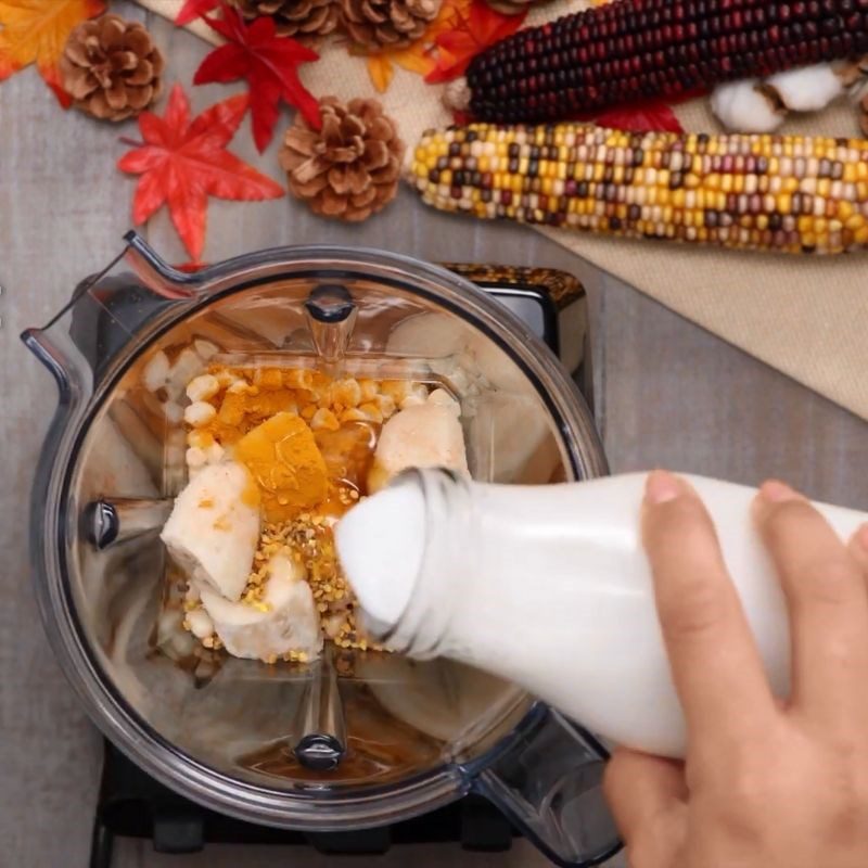 Step 2 Blend corn smoothie with banana Corn smoothie with banana