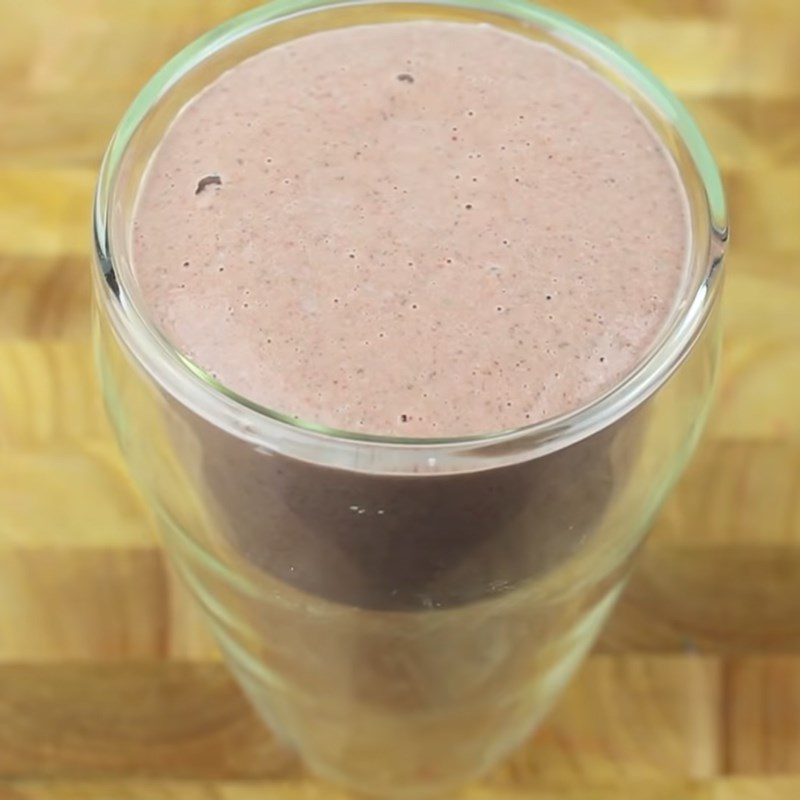 Step 2 Blend the avocado strawberry cocoa smoothie