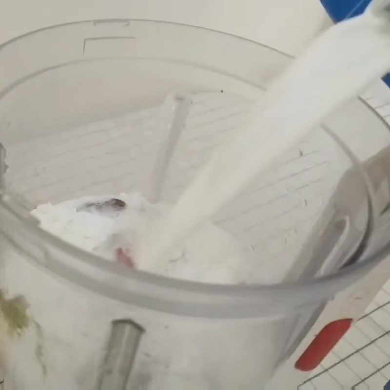 Step 2 Blend the Avocado Strawberry Coconut Milkshake