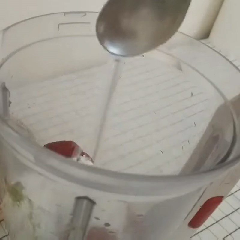 Step 2 Blend the Avocado Strawberry Coconut Milkshake