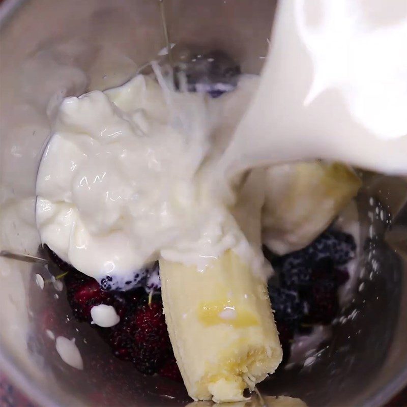 Step 2 Blend the mulberry smoothie