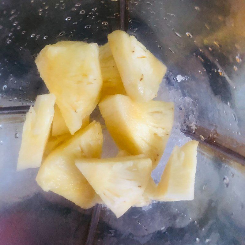 Step 2 Blend the pineapple smoothie Pineapple smoothie
