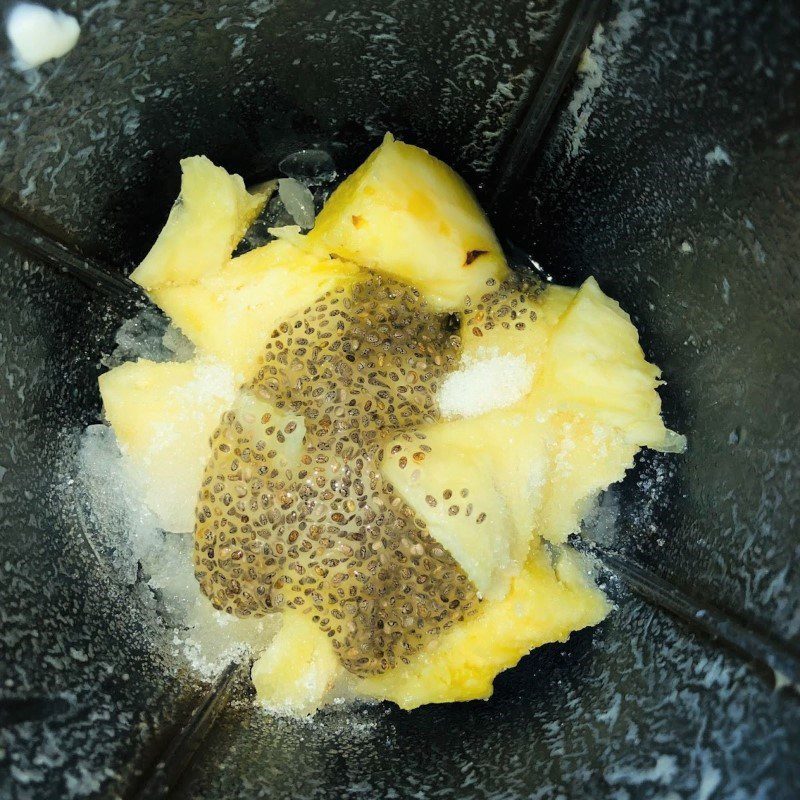Step 3 Blend pineapple chia seed Pineapple smoothie (fragrant) chia seeds